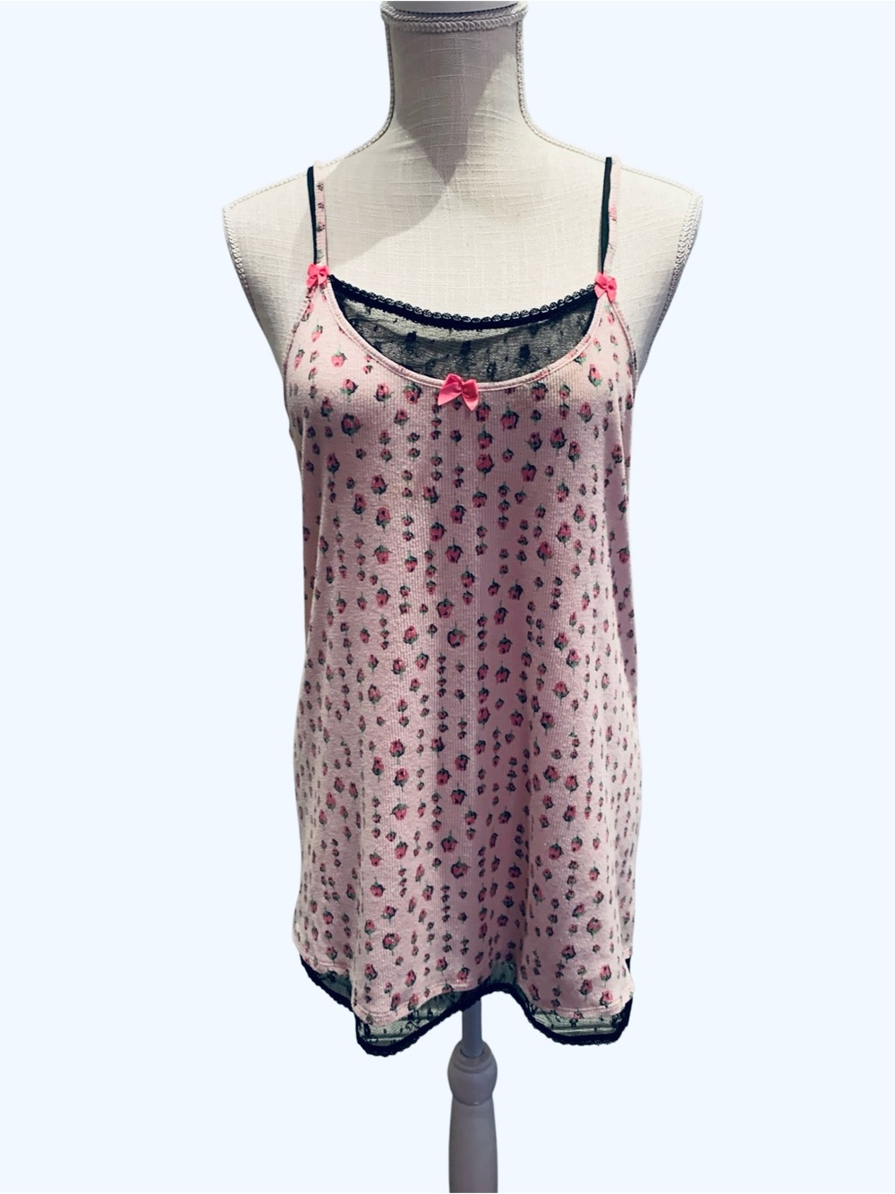🩷BETSEYVILLE🩷ROSES AND LACE CHEMISE. LOVELY PRE-LOVED CONDITION.